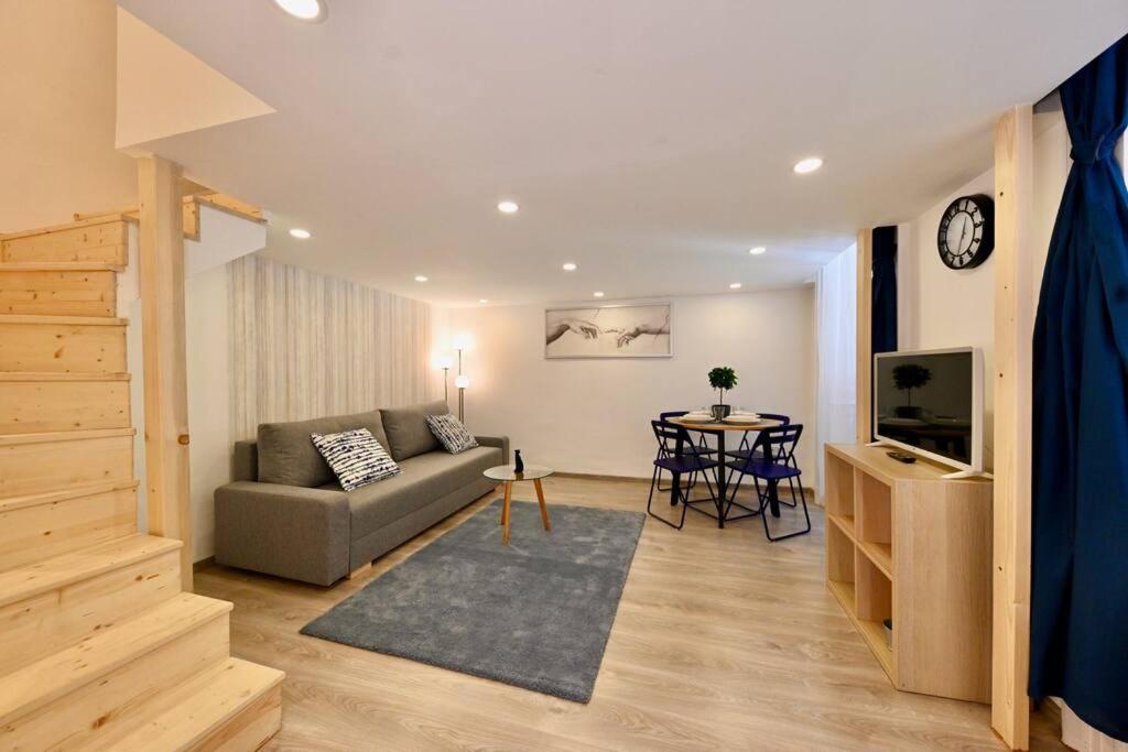 Cute Gallery Flat In Kiraly Street * Budapesta